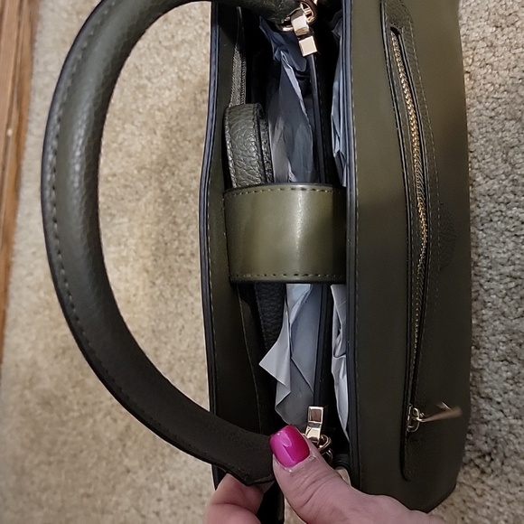 A new day crossbody - Picture 5 of 6